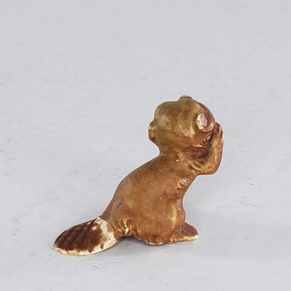Vintage Hagen Renaker Aurasperse Beaver Miniature Figurine Paws Up - Picture 4 of 6